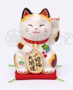 Ornament Better Fortune Good Luck Beckoning cat The Left Hand Size 3