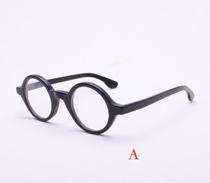 レトロフレームの眼鏡             ZCHA3493