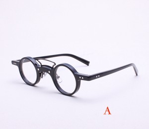 56011     レトロフレームの眼鏡         ZCHA3498