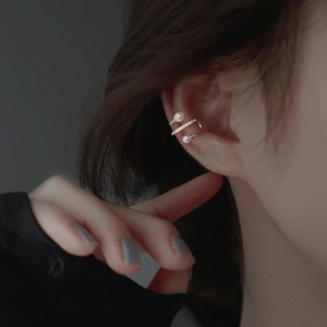 Stainless Steel Based Ring Pearl Ear Cuff