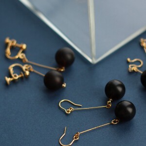Clip-On Earrings Earrings black Made in Japan