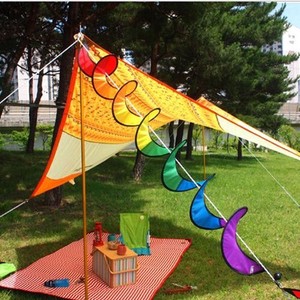 カラフルな風のストリップの色の風車の動的中庭幼稚園の装飾  Z1YMB391