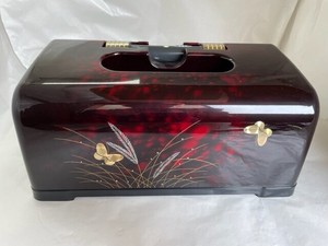 5 1 9 Lily Tissue Box box