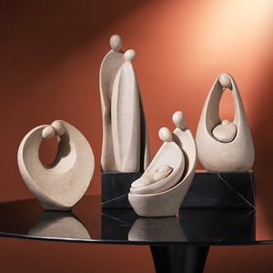 創造的なヨーロッパの砂岩のキャラクターの飾り 抽象図工芸品 居間玄関寝室書斎TV樹脂製品 CLA068