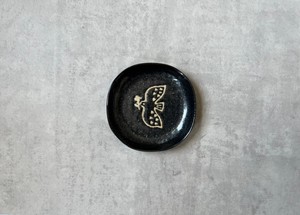 TORItoHAナデ角小皿（黒結晶）