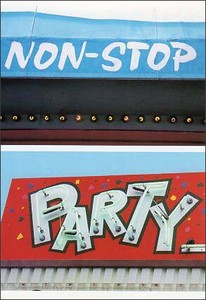ポストカード モノクロ写真「NON-STOP PARTY」