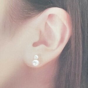 Pierced Earrings Gold Post Pearls/Moon Stone Ladies fashion Jewelry Snowman