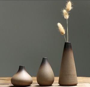 陶磁器花瓶現代にシンプルな生け花乾燥花器です  BQ105