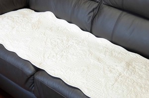 綿100％の優しい肌触りの刺繡キルト薄型フリーシート　Erica