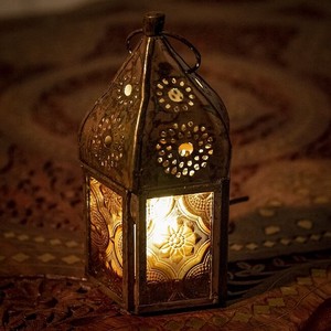 モロッコスタイルの透かし彫りLEDキャンドルランタン〔ロウソク風LEDキャンドル付き〕 -  約11×6cm