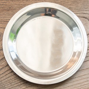 重ねられるティファン小皿　ステンレスの薄小皿(約13.8cm)