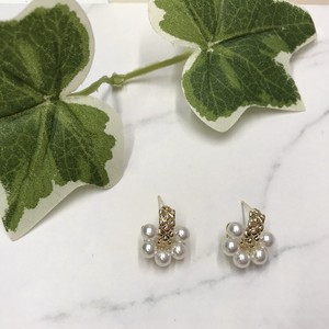 Pierced Earringss Pearl Flower