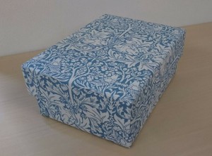 【限定販売】ウイリアムモリス　ブラザーラビット柄　カルトナージュボックス　茶箱　ジュエリーボックス
