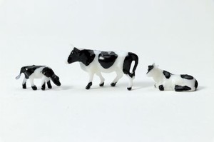 ジオラマ模型 牛 1/100 10個組 55602 「2022秋冬新作」
