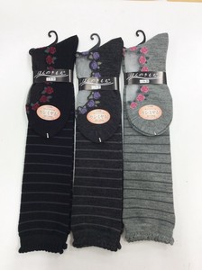 カシミヤ混ハイソックス　ボーダーローズ柄　333-45H 【日本製】<靴下>