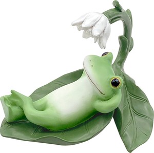 コポー　葉っぱの上に寝転ぶカエル 蛙 かえる  置物 マスコットオーナメント copeau