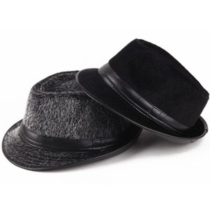 中高年男性の帽子             ZCHA4525