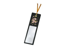 37-5007　ルーペ付しおり　桜　菊　Bookmark with loupe, cherry blossom, chrysanthemum