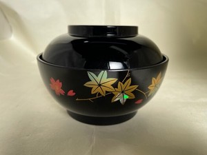 R411-4　蓋付椀　黒塗　春秋　 Lidded bowl, black lacquered, Spring and Autumn