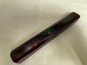 R411-16　箸付箸箱　木目塗　手描き金箔木の葉