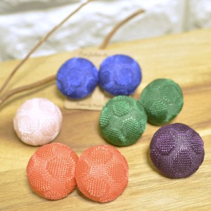 Oval Dot Solid Tteok Fabric Walnut Button Pierced Earring Earring 5 Colors