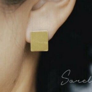 Pierced Earringss Made in Japan