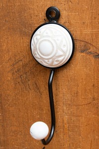 Asia Design Wall Hanging Product Hook Round Mono Tone Flower