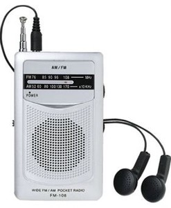 ワイドFM機能搭載 AM・FMポケットラジオ （スピーカー付） FM-108