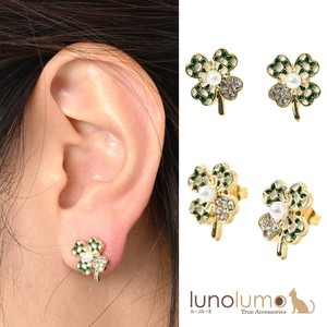 Pierced Earringss sliver Sparkle Clover Rhinestone Ladies' Ichimatsu