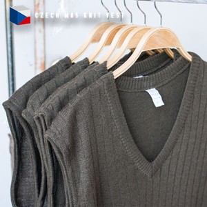 Sweater/Knitwear V-Neck Sweater Vest