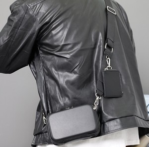 男性用ケースバッグ韓国ブランドの斜めショルダーバッグ TYCA018