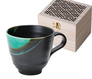 釉彩　マグ　緑　木箱入【日本製　美濃焼】（陶器　磁器　マグカップ）