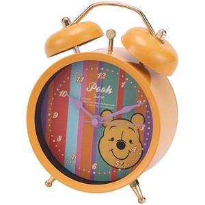 Desney Table Clock Skater Retro Pooh