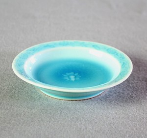 アウトレット 青磁唐草彫 10.5cm 丸皿  取り皿 ブルー [日本製/有田焼/和食器]