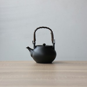 日式茶壶 茶壶 有田烧 附带茶叶滤网 450ml 日本制造