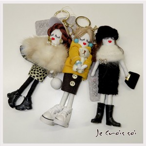 新作　ドールチャームAWコーデ　かわいい女の子　バッグ、カバン、ポーチに　雑貨　人形