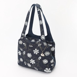 【SAVOY(サボイ)】デニム地に花模様をプリントしたバッグ