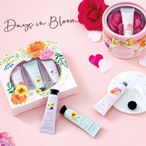 【Days in Bloom】デイズインブルーム bright flowers ハンド＆ネイルクリームセット