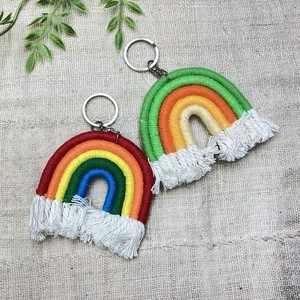 キーホルダー　ハンドメイド　インドネシア　カラフル　レインボー