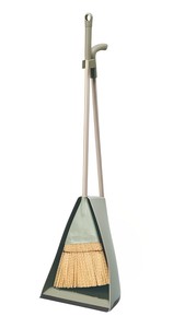 Broom/Dustpan Bird