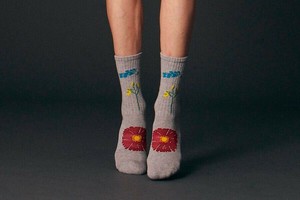 FAKUI UNISEX/FLOWER JACQUARD SOCKS GRAY　　ユニセックスフラワージャガードソックス
