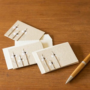 【フェアトレード】手漉き紙のフラワーミニグリーティングカード（3枚セット）