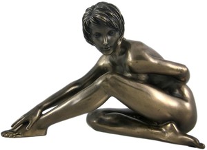 座ってポーズをとるヌード女性 モダンアート彫像 彫刻/ セクシー コレクション アクセント 趣味 輸入品