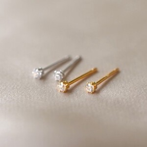 〔SV925〕Sジルコニアピアス（pierced earrings）