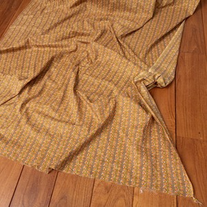 〔1m切り売り〕伝統息づく南インドから　昔ながらの更紗模様布〔約105cm〕