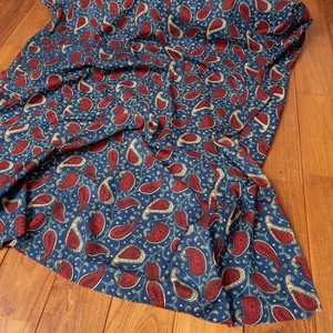 〔1m切り売り〕伝統息づく南インドから　昔ながらの更紗模様布〔約109.5cm〕ネイビー×レッド系
