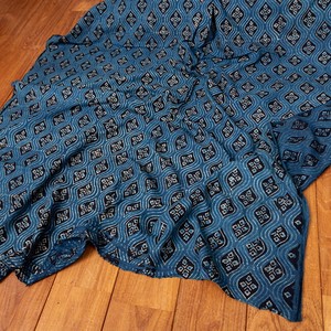 〔1m切り売り〕アジュラックプール村からやってきた　昔ながらのインディゴ木版染め更紗模様布〔約113cm〕