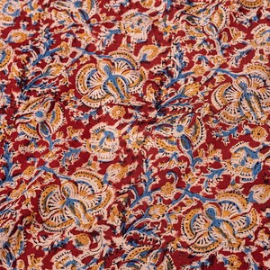 〔1m切り売り〕伝統息づく南インドから　昔ながらの木版染め更紗模様布 - 赤系〔横幅:約121cm〕