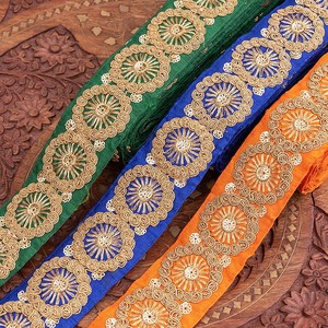チロリアンテープ　メーター売 - 金糸が美しい　更紗模様のゴータ刺繍〔幅:約4.8cm〕 - コナーラク