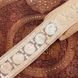 チロリアンテープ　メーター売 - 金糸が美しい　更紗模様のゴータ刺繍〔幅:約6.5cm〕 - マハル